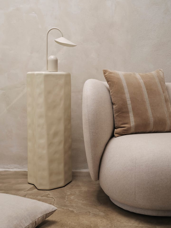 Senti Stripe pute 50x50 cm, Dark sand-linen Ferm Living