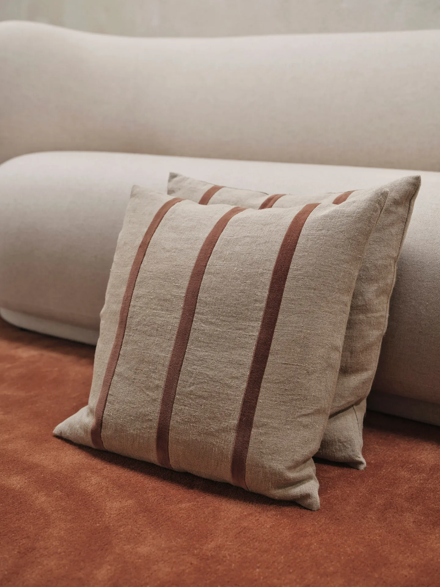 Senti Stripe pute 50x50 cm, Linen-carob brown Ferm Living