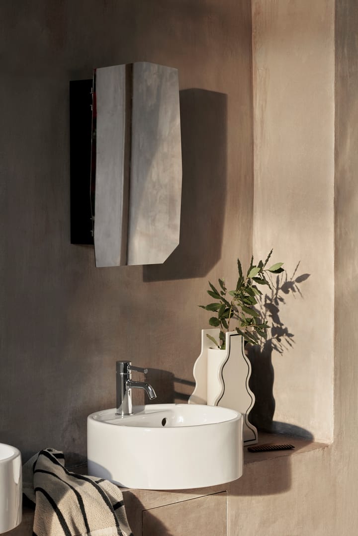 Shard speilskap 37,7 x 57,7 cm, Black Ferm Living