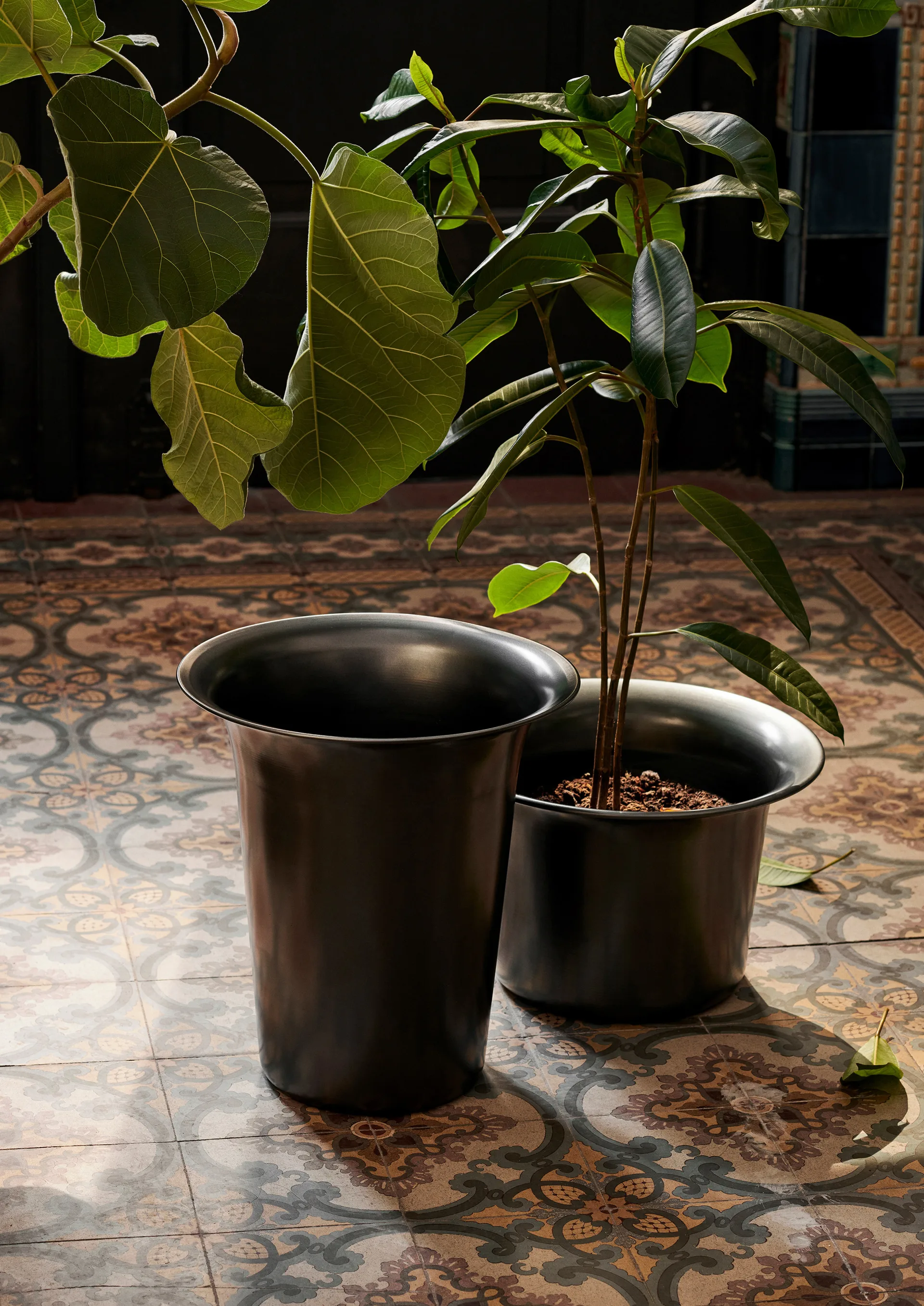 Spun alu kurv lav Ø 37 cm, Blackened Aluminium Ferm Living