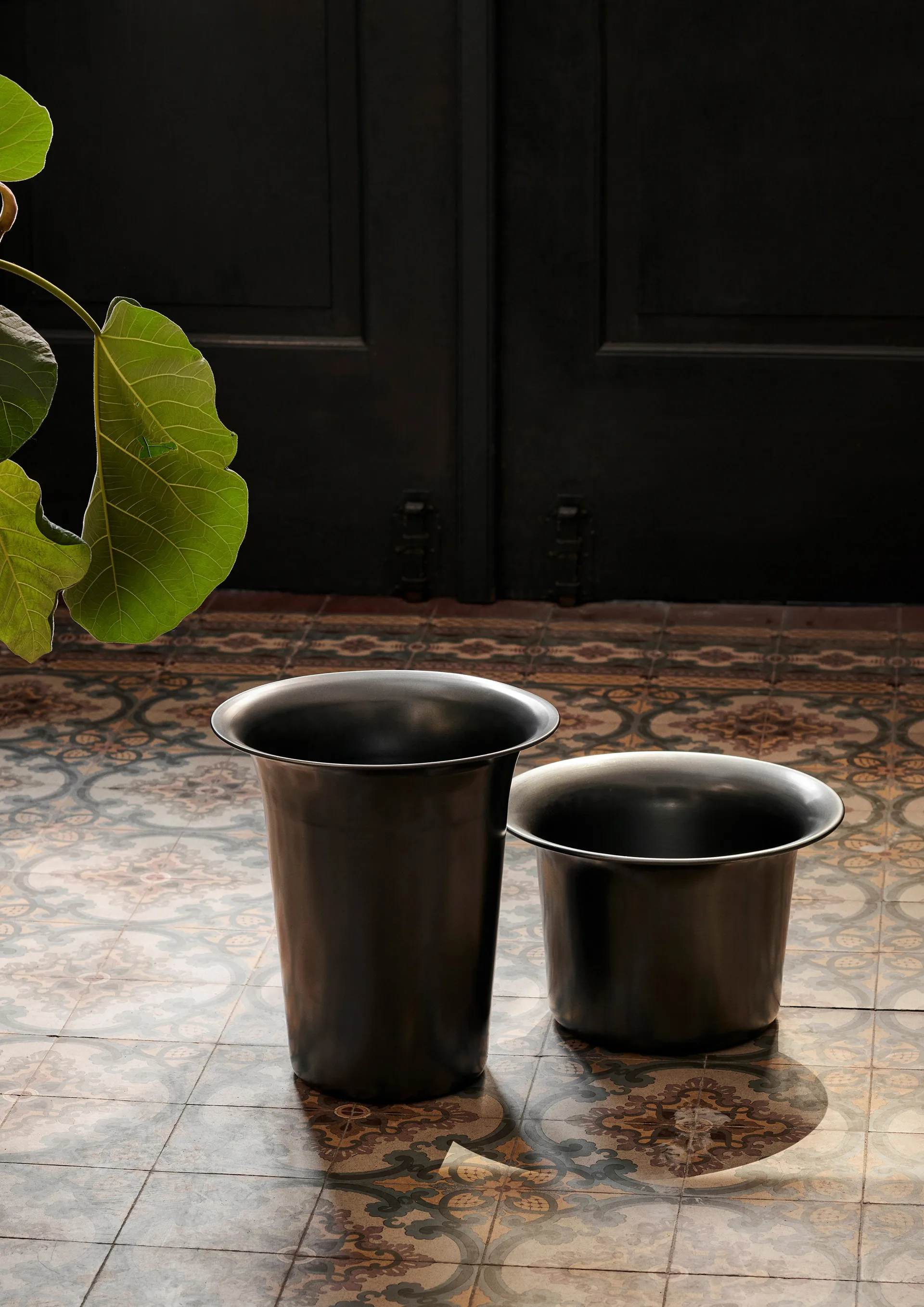 Spun alu kurv lav Ø 37 cm, Blackened Aluminium Ferm Living