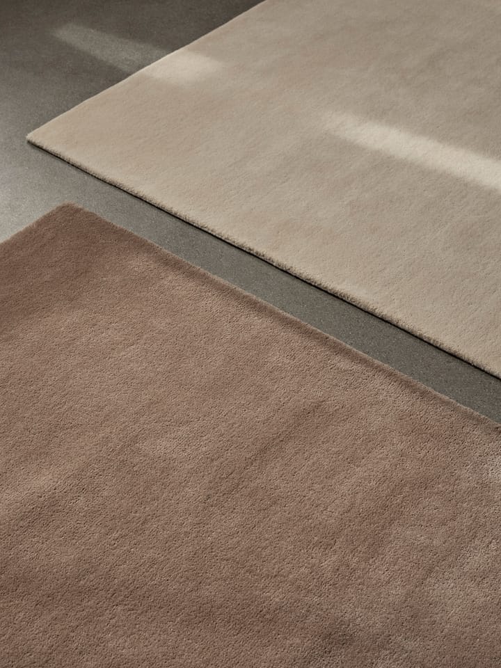 Stille tuftet teppe, Ash Brown, 140x200 cm Ferm Living