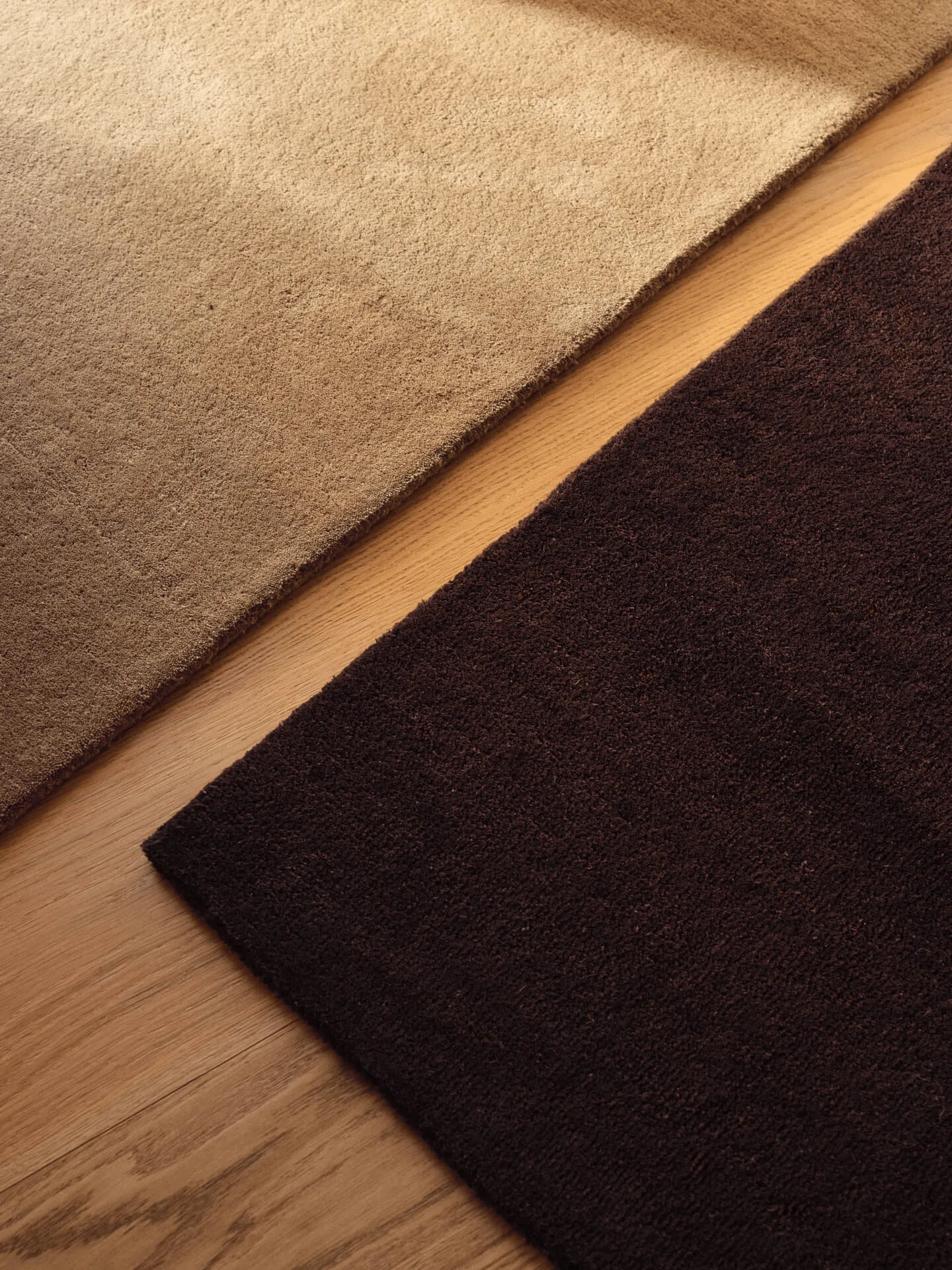 Stille tuftet teppe, Dark pecan, 200x300 cm Ferm Living