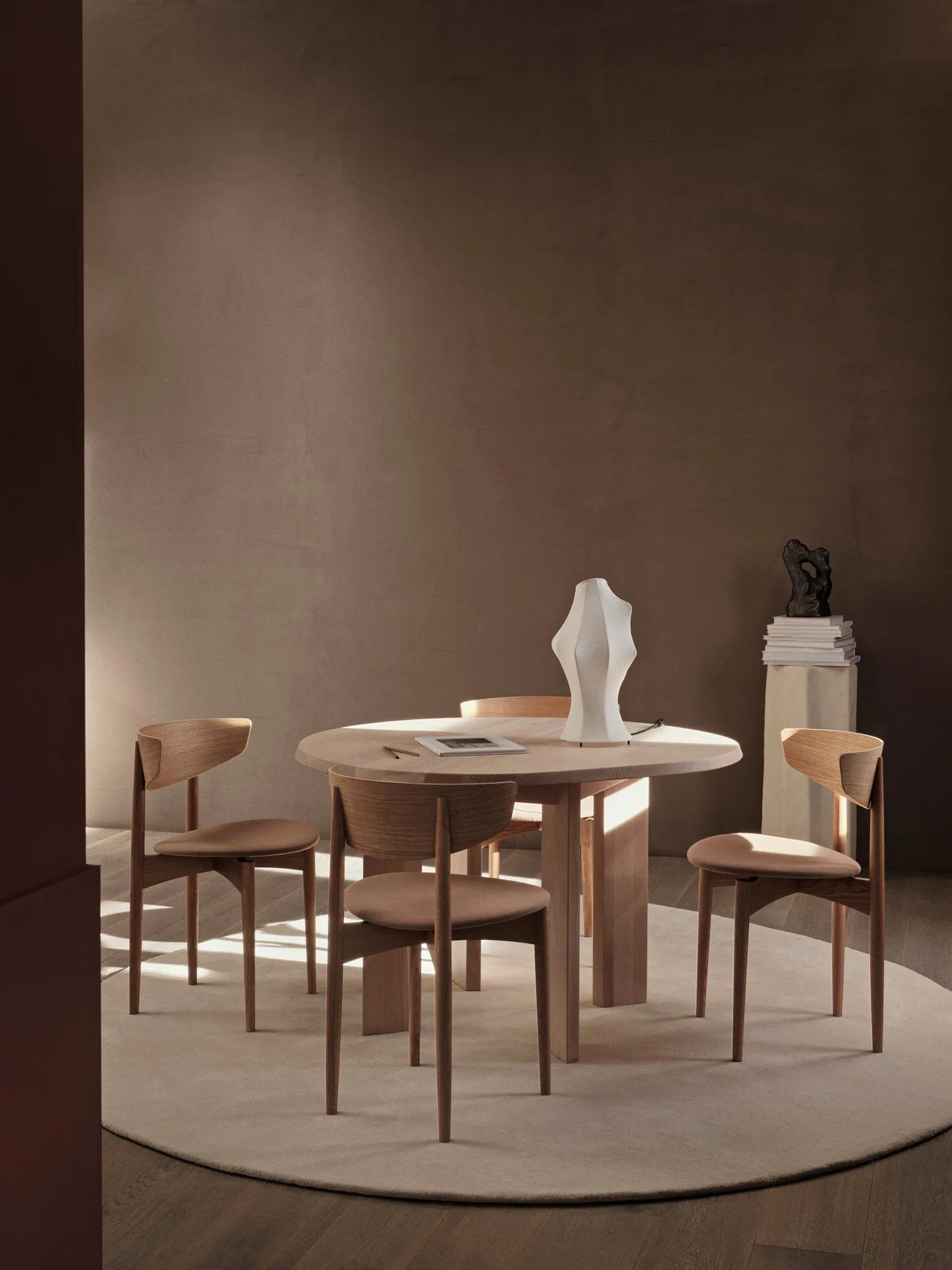 Stille tuftet teppe rundt, Off-white Ø240 cm Ferm Living