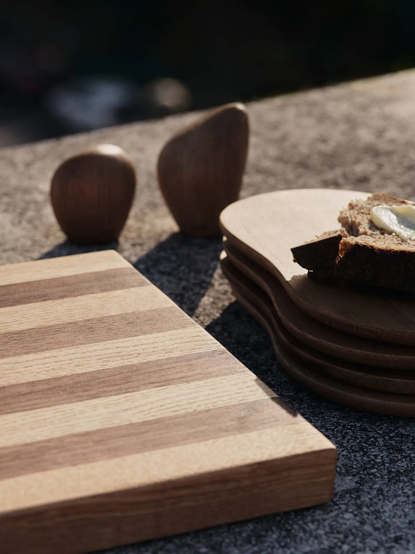 Stribe skjærefjøl bold 25x36 cm, Walnut-oak Ferm Living