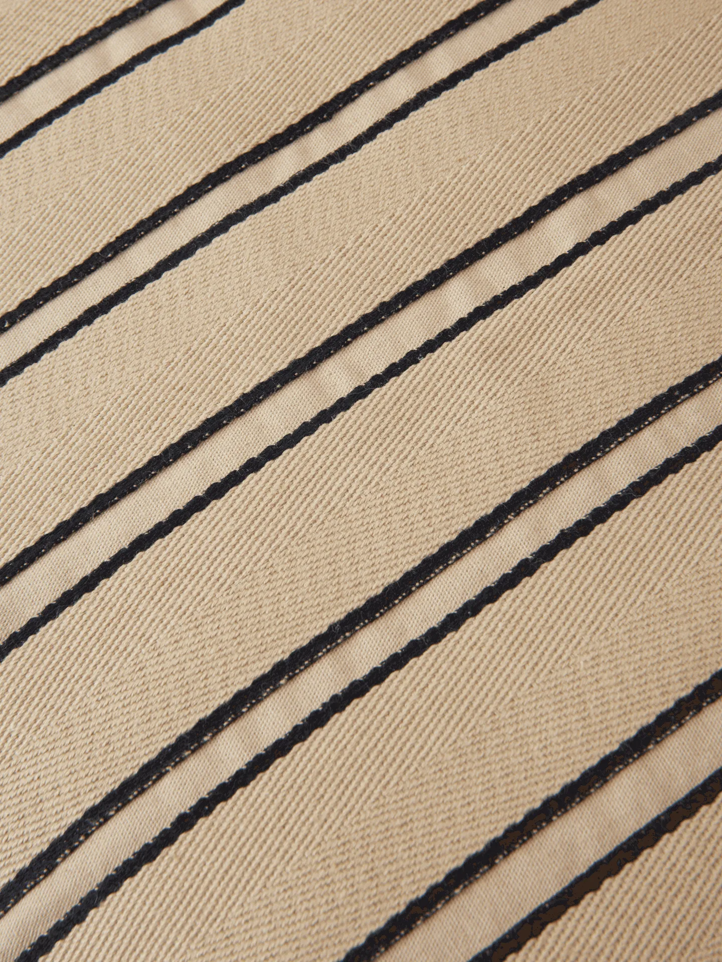Twill bolster sylinderpute, Cashmere-black Ferm Living