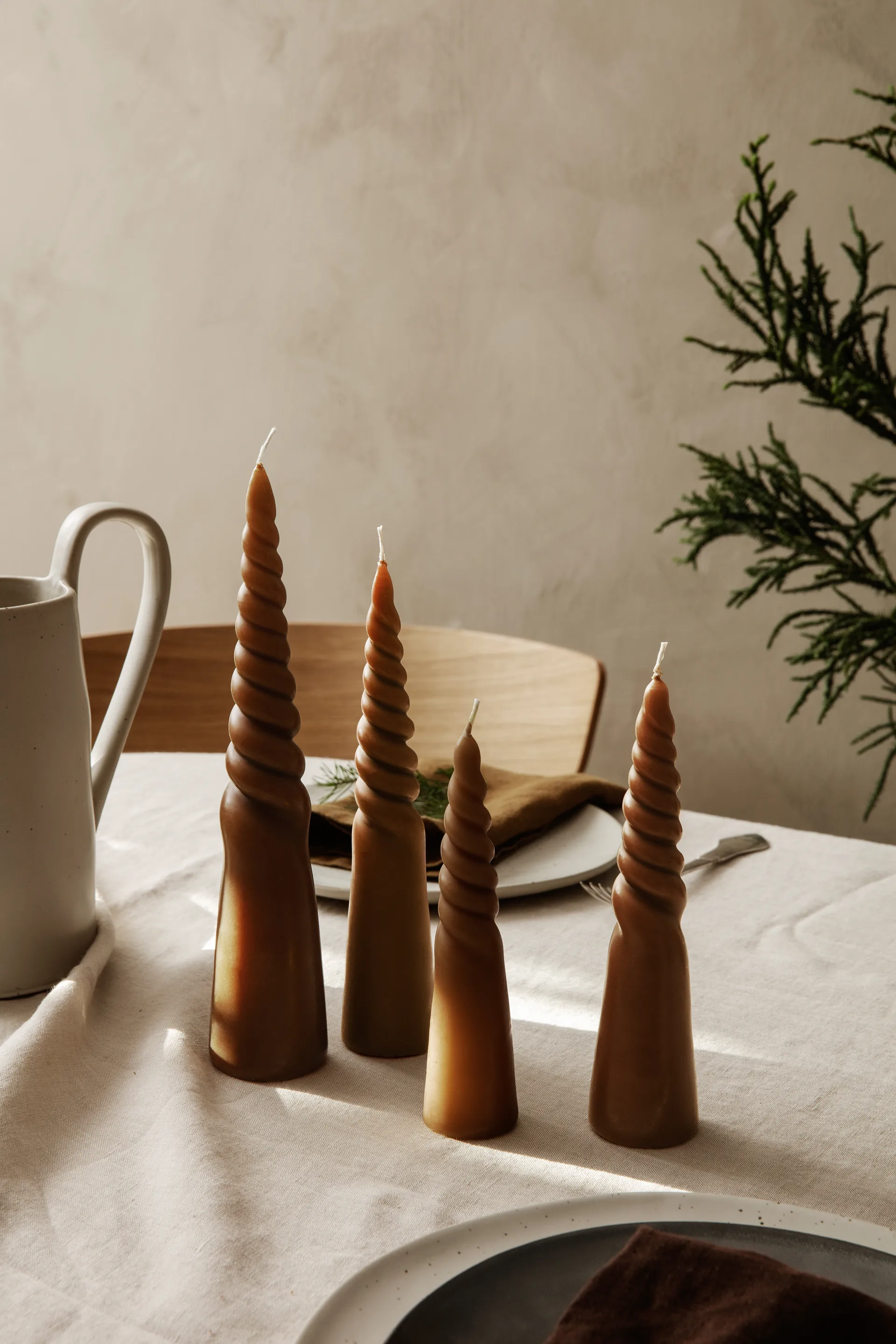 Twisted candles vridde lys 4-pakning, Amber Ferm Living