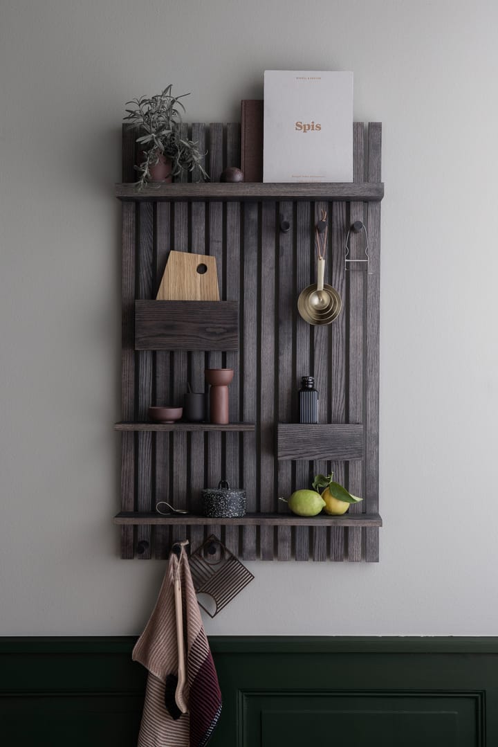 Wooden multi shelf hylle, Mørkbeiset ask  Ferm Living