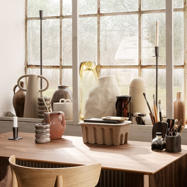 Yama pennholder, Svart aluminium Ferm Living