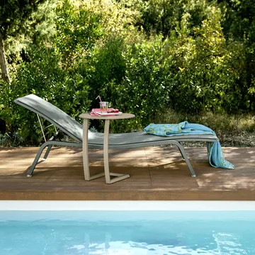 Alize Offset bord, lavt - Black cherry (vinrød) - Fermob
