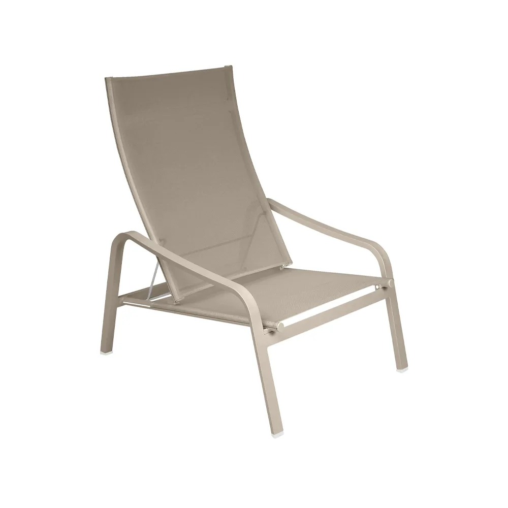 Alize stol med armlener, lav, Nutmeg (beige) Fermob