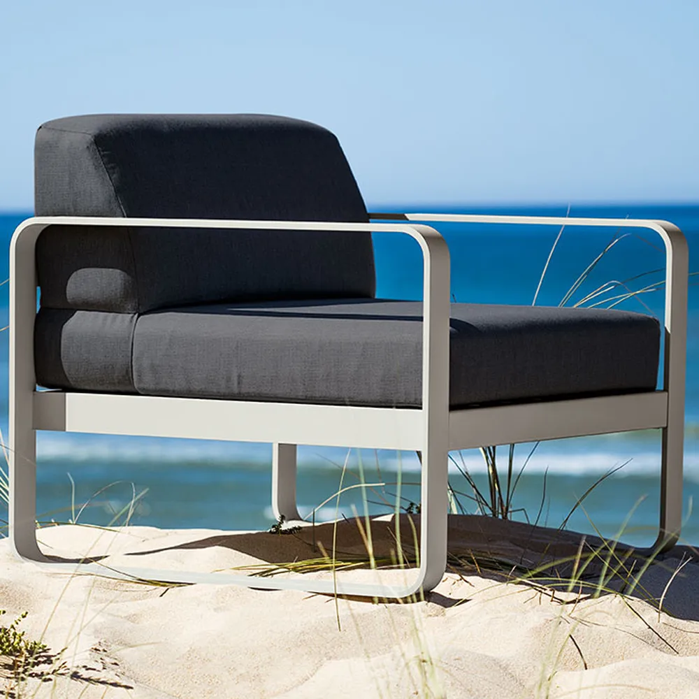 Bellevie lenestol, Acapulco blue (blå), flannel grey pute Fermob