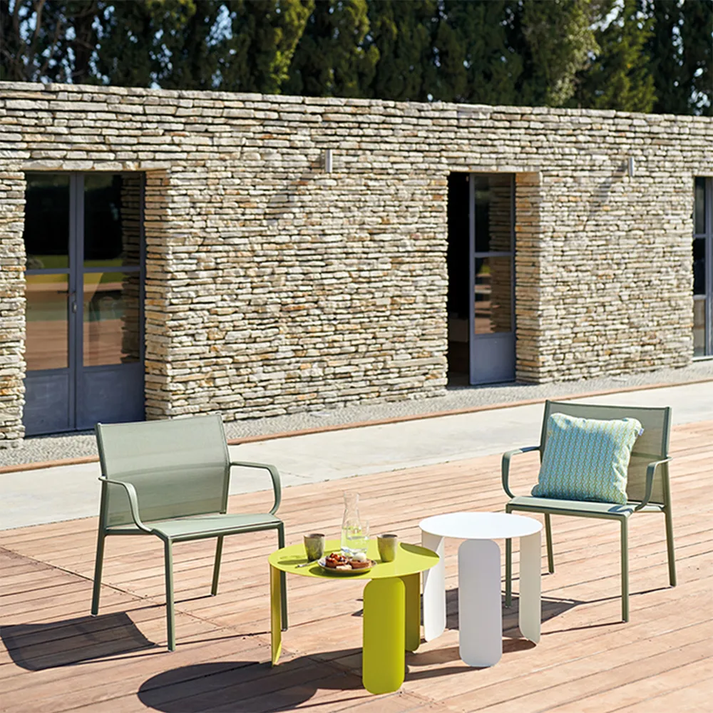 Cadiz stol med armlener, lav, Anthracite Fermob