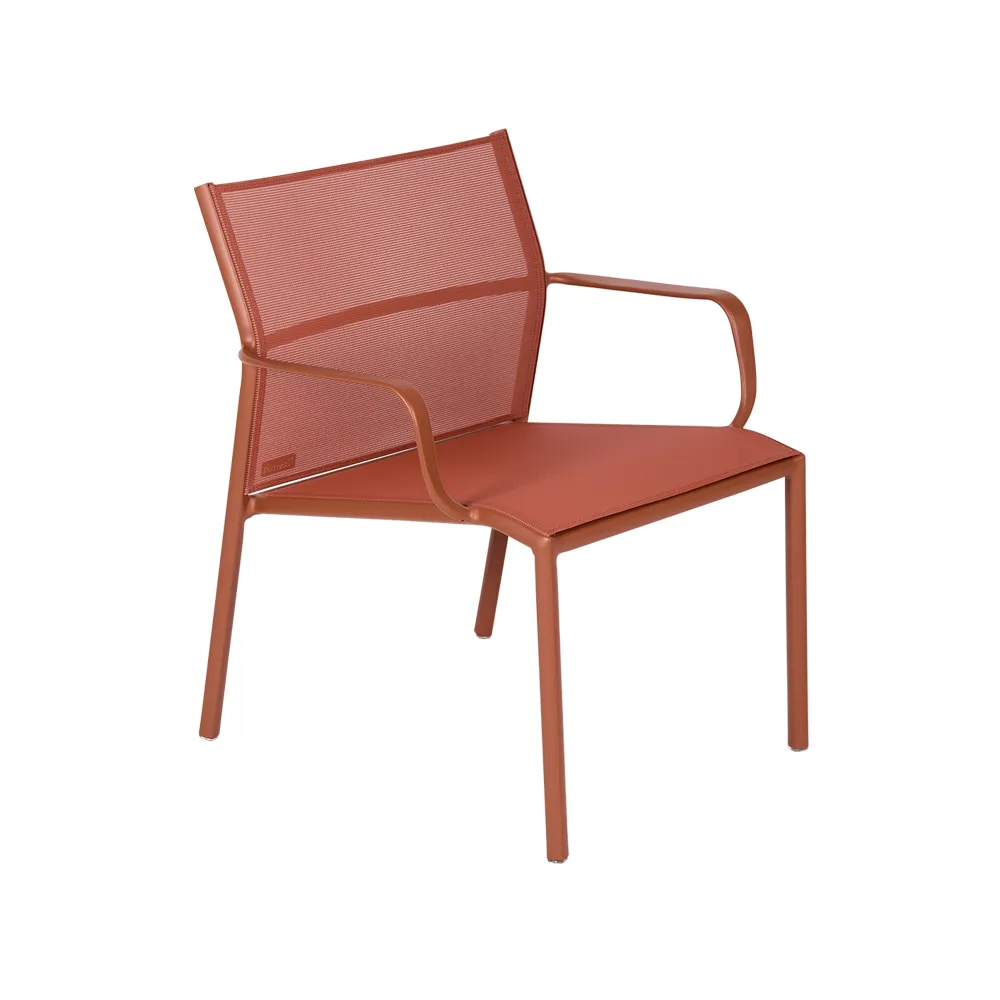 Cadiz stol med armlener, lav, Red ochre (rød) Fermob