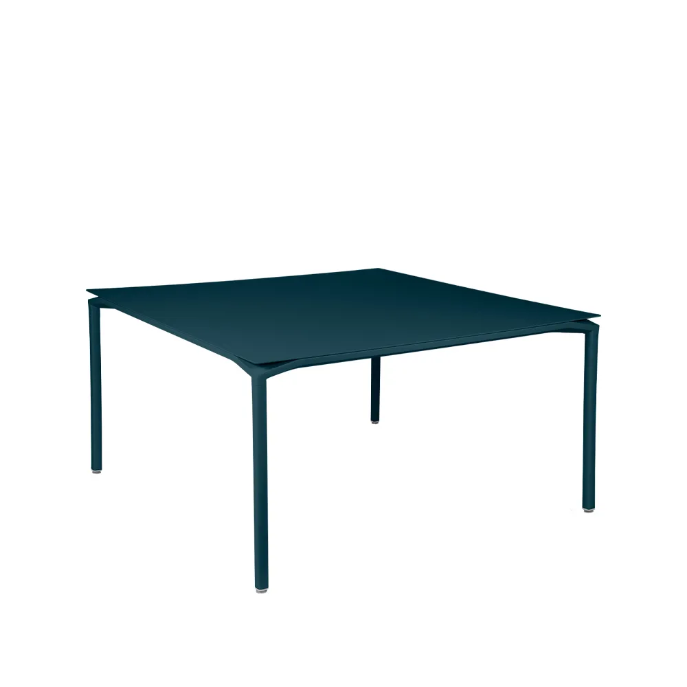 Calvi bord, kvadratisk 140x140 cm, Acapulco blue (blå) Fermob