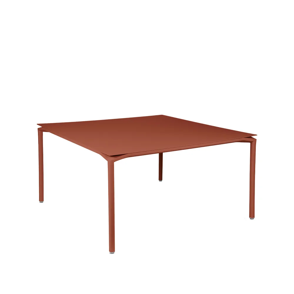 Calvi bord, kvadratisk 140x140 cm, Red ochre (rød) Fermob