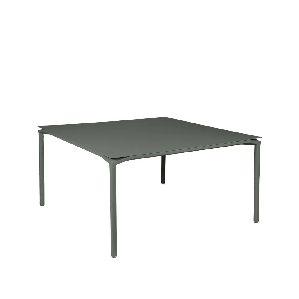 Calvi bord, kvadratisk 140x140 cm, Rosemary (grønn) Fermob