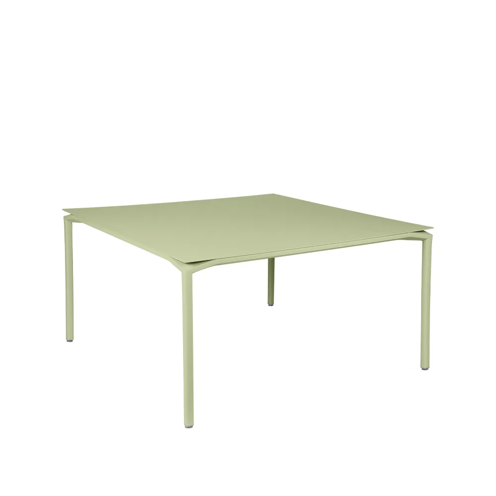 Calvi bord, kvadratisk 140x140 cm, Willow green (grønn) Fermob