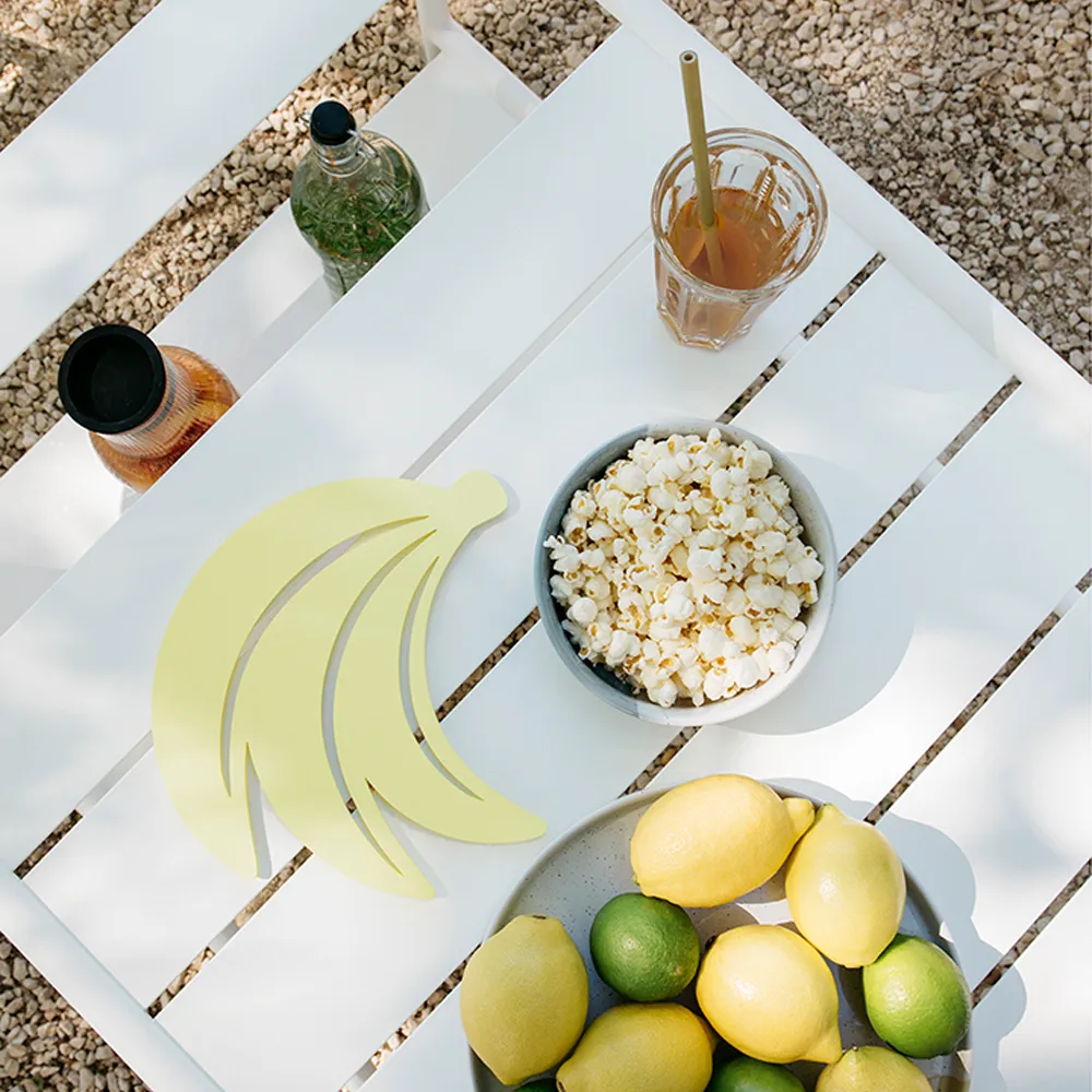 Luxembourg bord, lavt, Nutmeg, med hjul Fermob