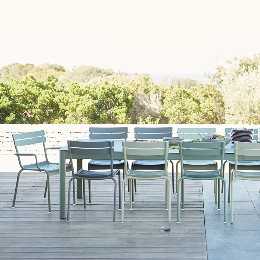 Luxembourg stol med armlener, Acapulco blue Fermob