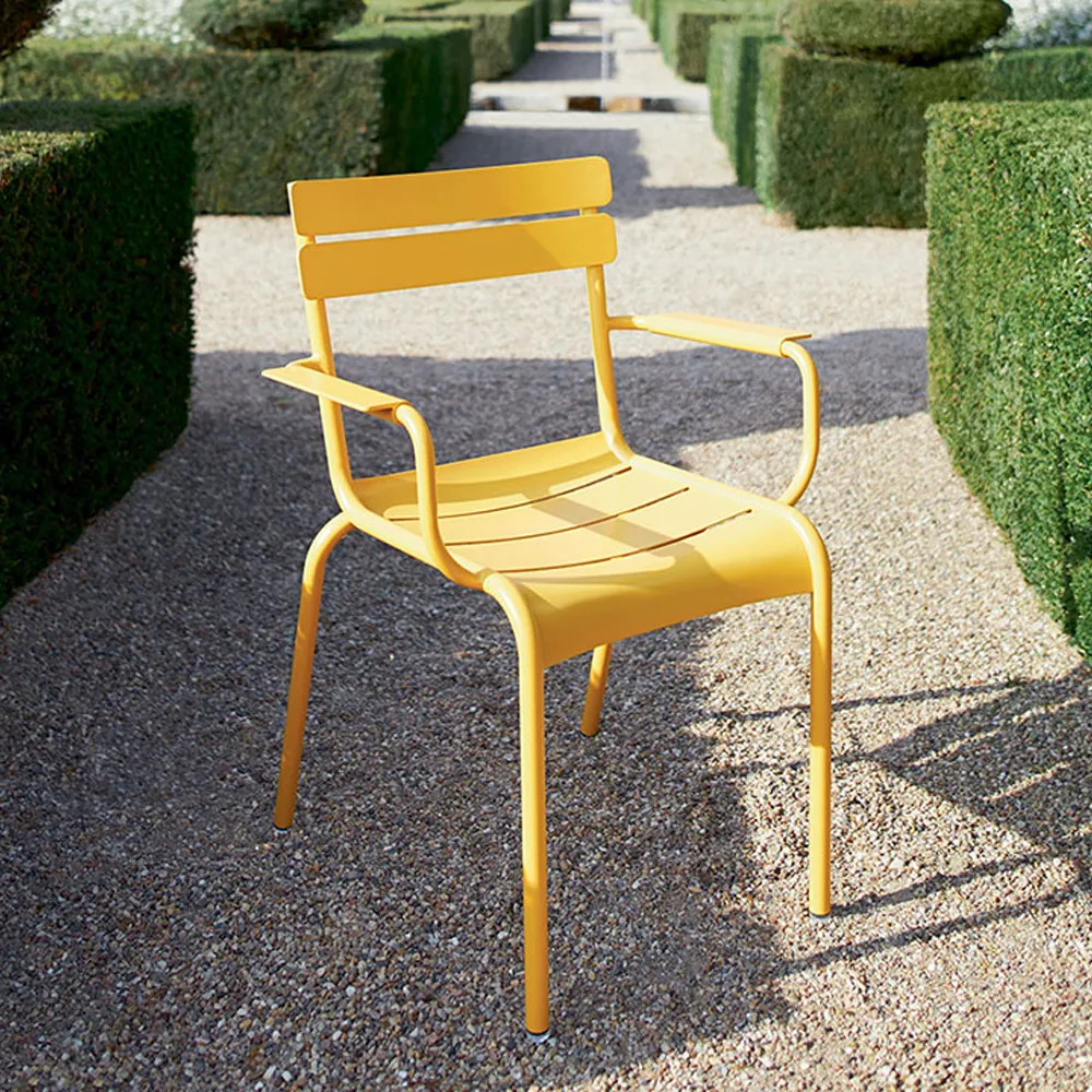Luxembourg stol med armlener, Frosted lemon Fermob