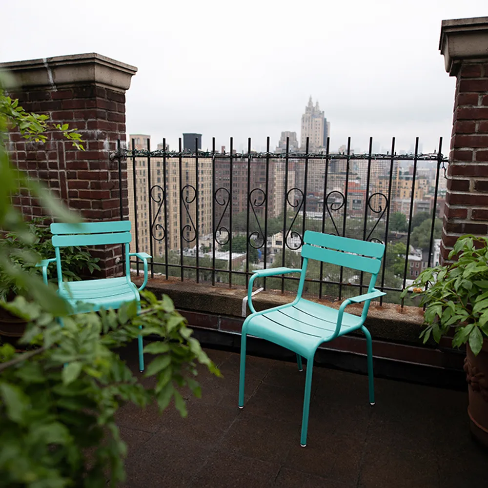 Luxembourg stol med armlener, Frosted lemon Fermob