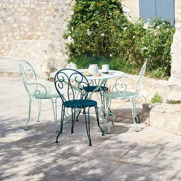 Montmartre stol med armlener - Cotton white - Fermob