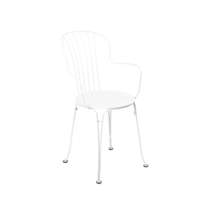 Opera+ stol med armlener - Cotton white (hvit) - Fermob