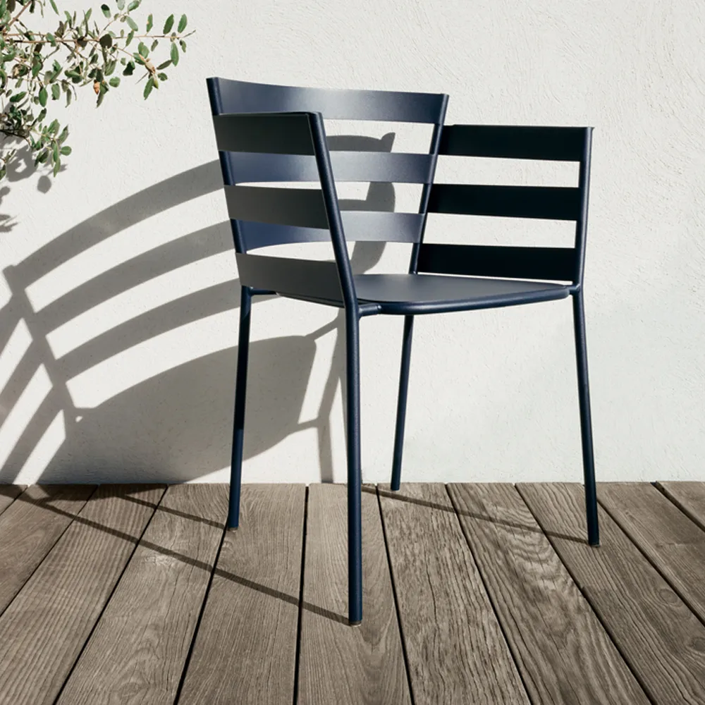 Rythmic stol med armlener, Willow green Fermob