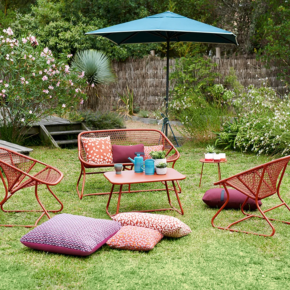 Sixties sofa, Red ochre Fermob