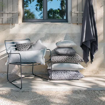 Surprising stol med armlener, lav - Clay grey - Fermob