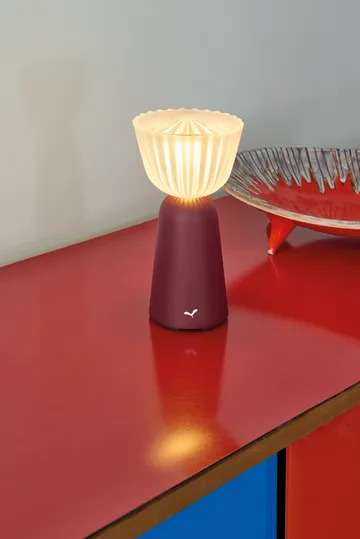 Swiing portabel bordlampe - Black cherry (vinrød) - Fermob