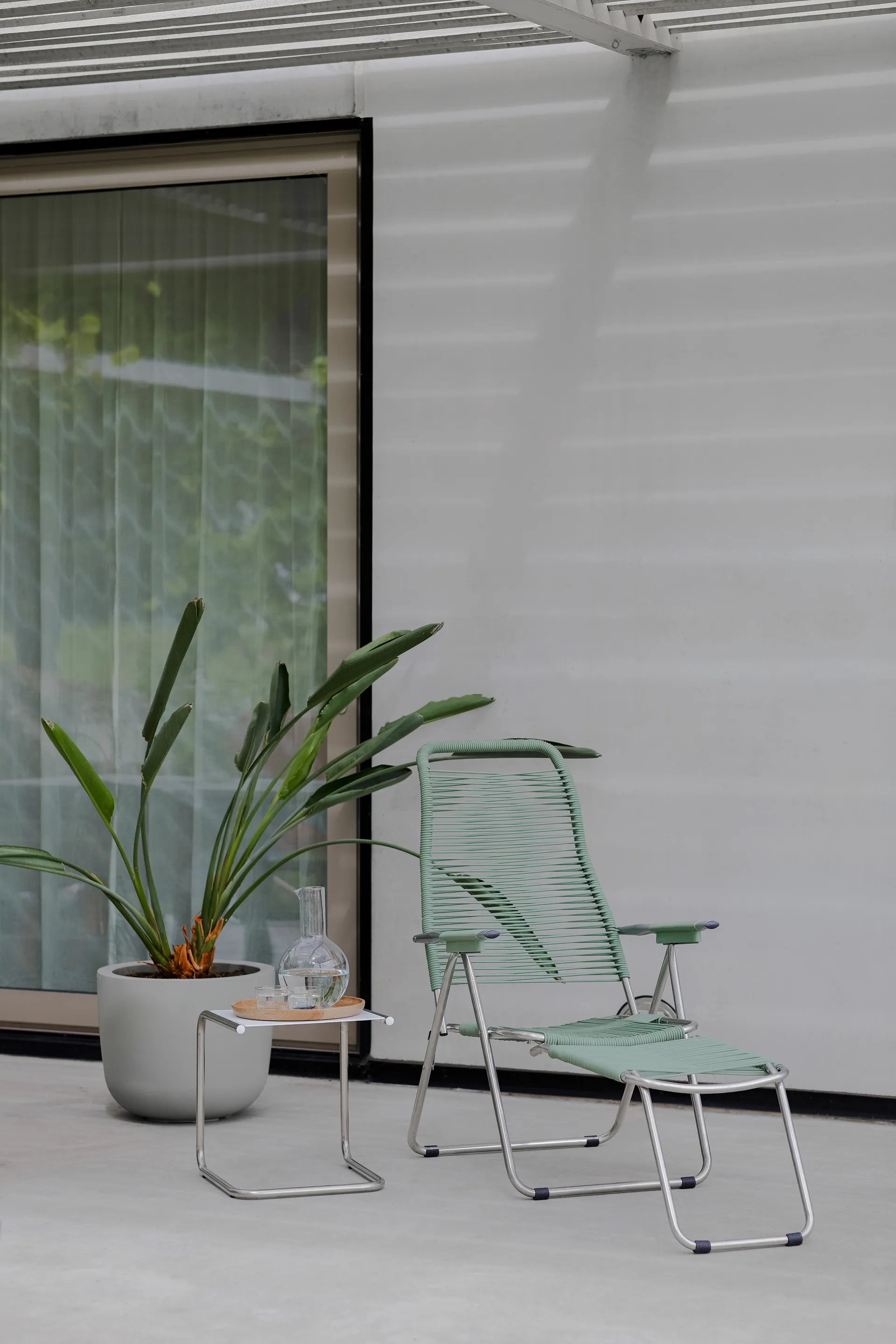 Spaghetti solseng med fotstøtte, Sage green Fiam