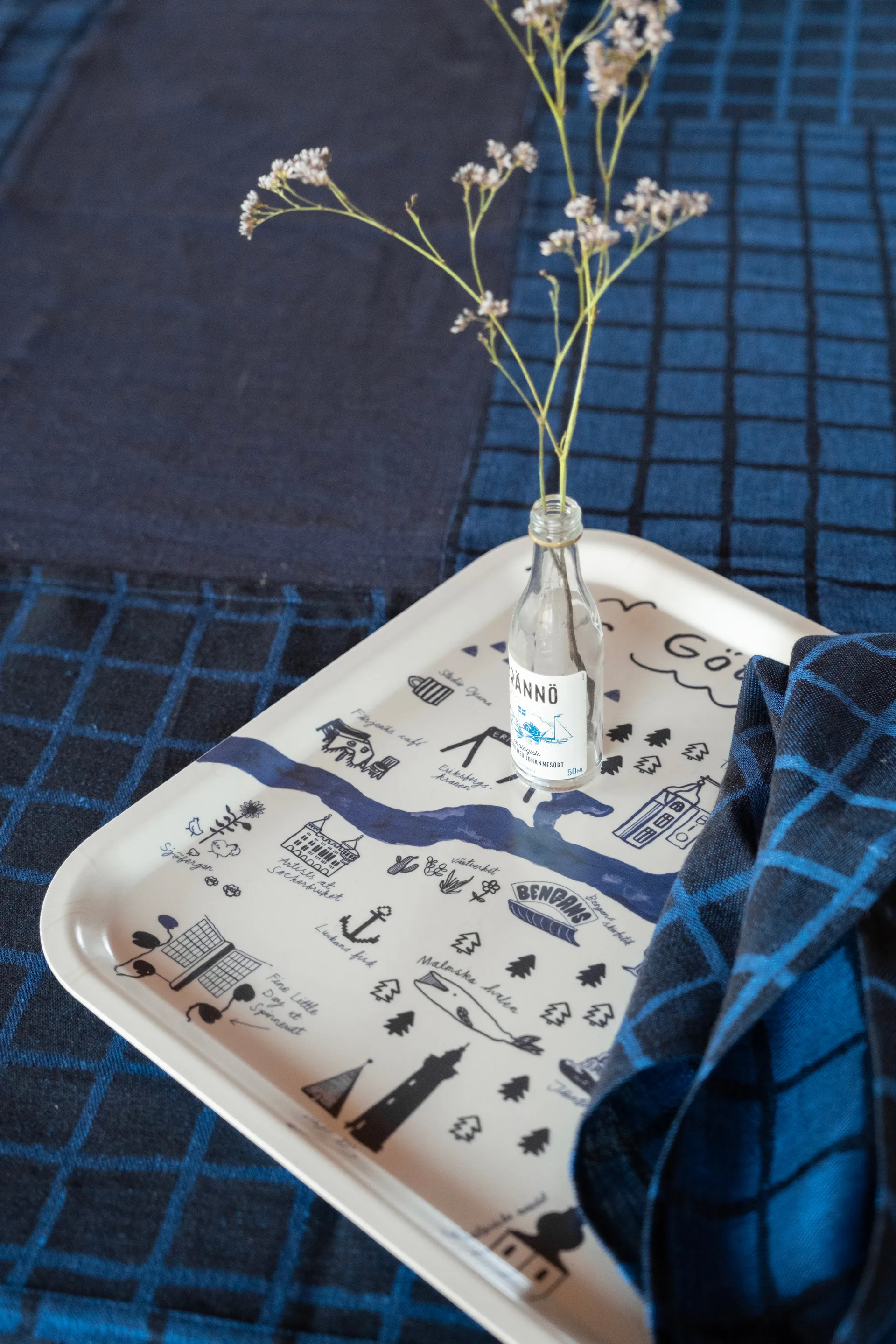 Gothenburg brett 32 x 32 cm, White-Blue Fine Little Day