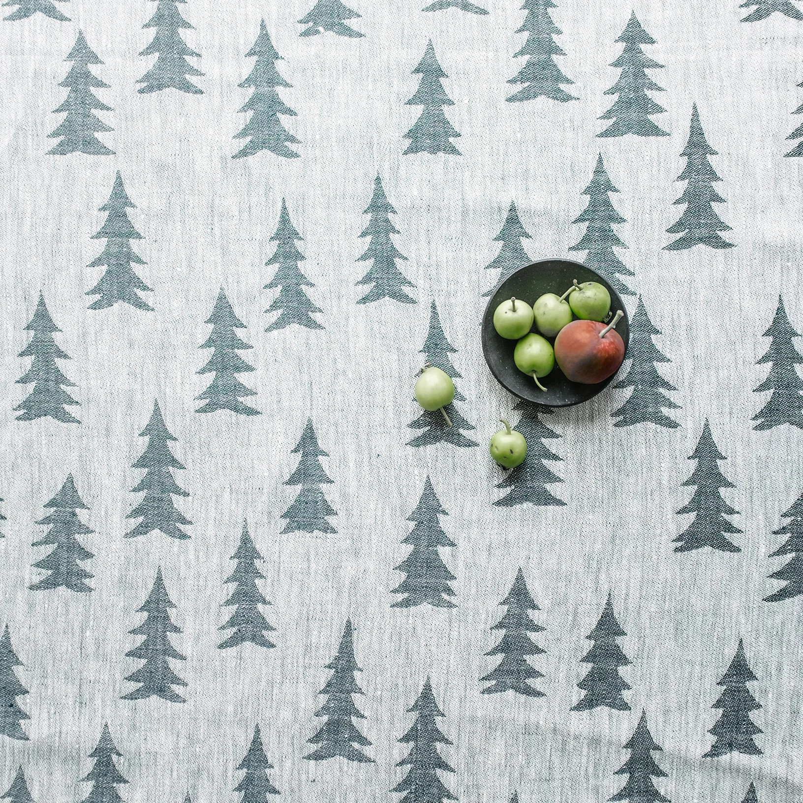 Gran jacquardvevd bordduk 147x250 cm, Grønn-grå Fine Little Day