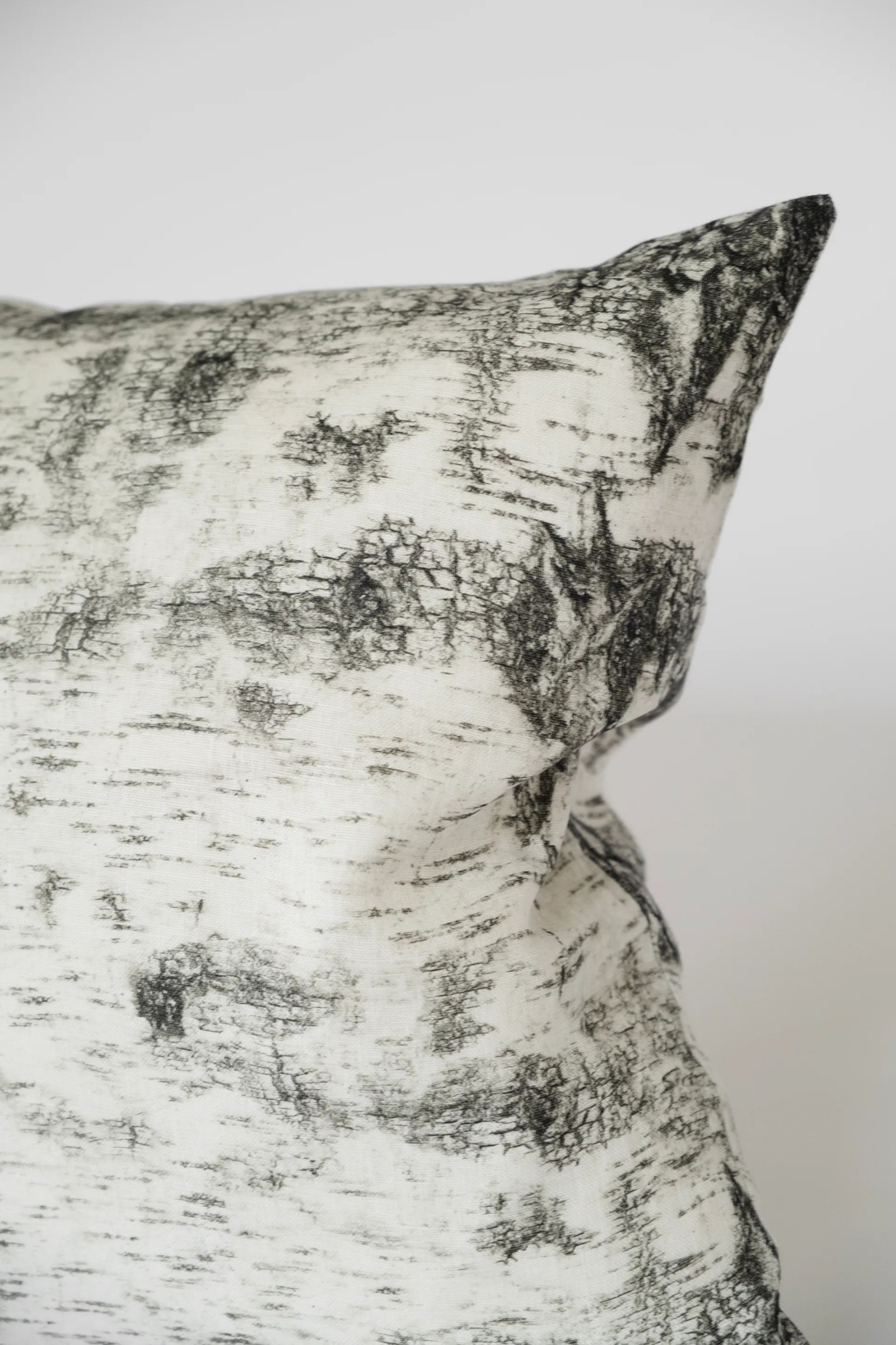 Näver putetrekk 48x48 cm, Black-white Fine Little Day