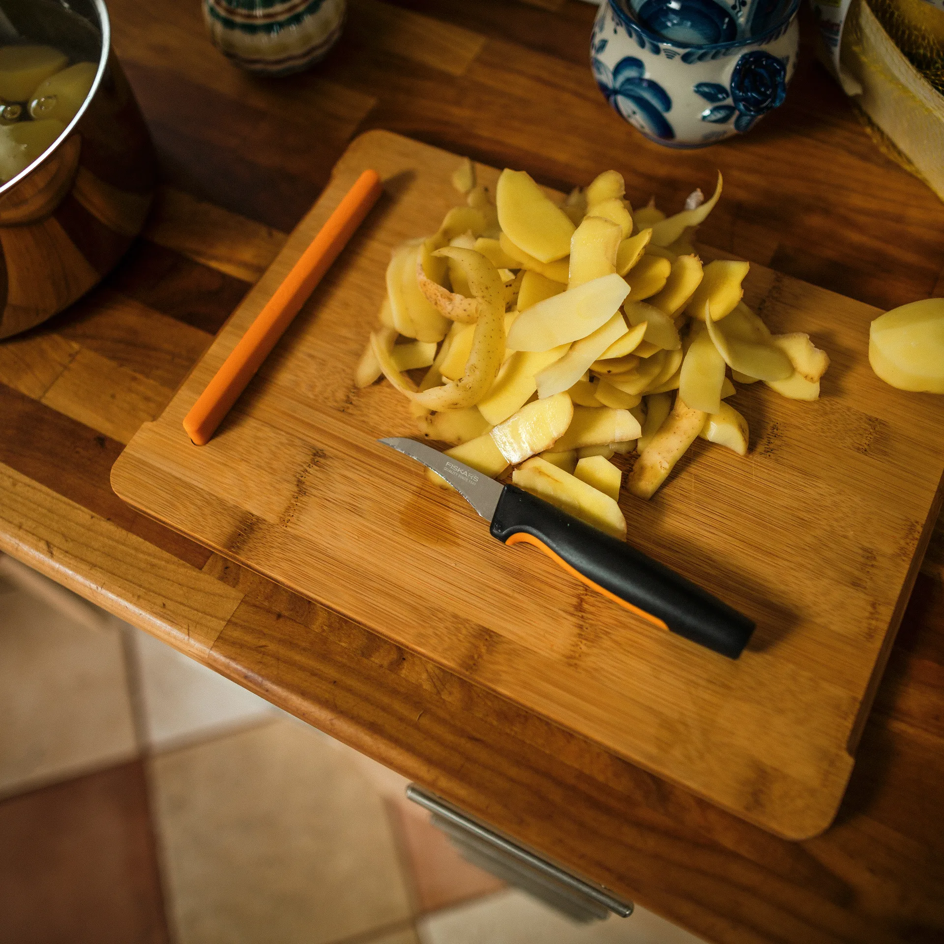 Functional Form skallkniv bøjd, 7 cm Fiskars