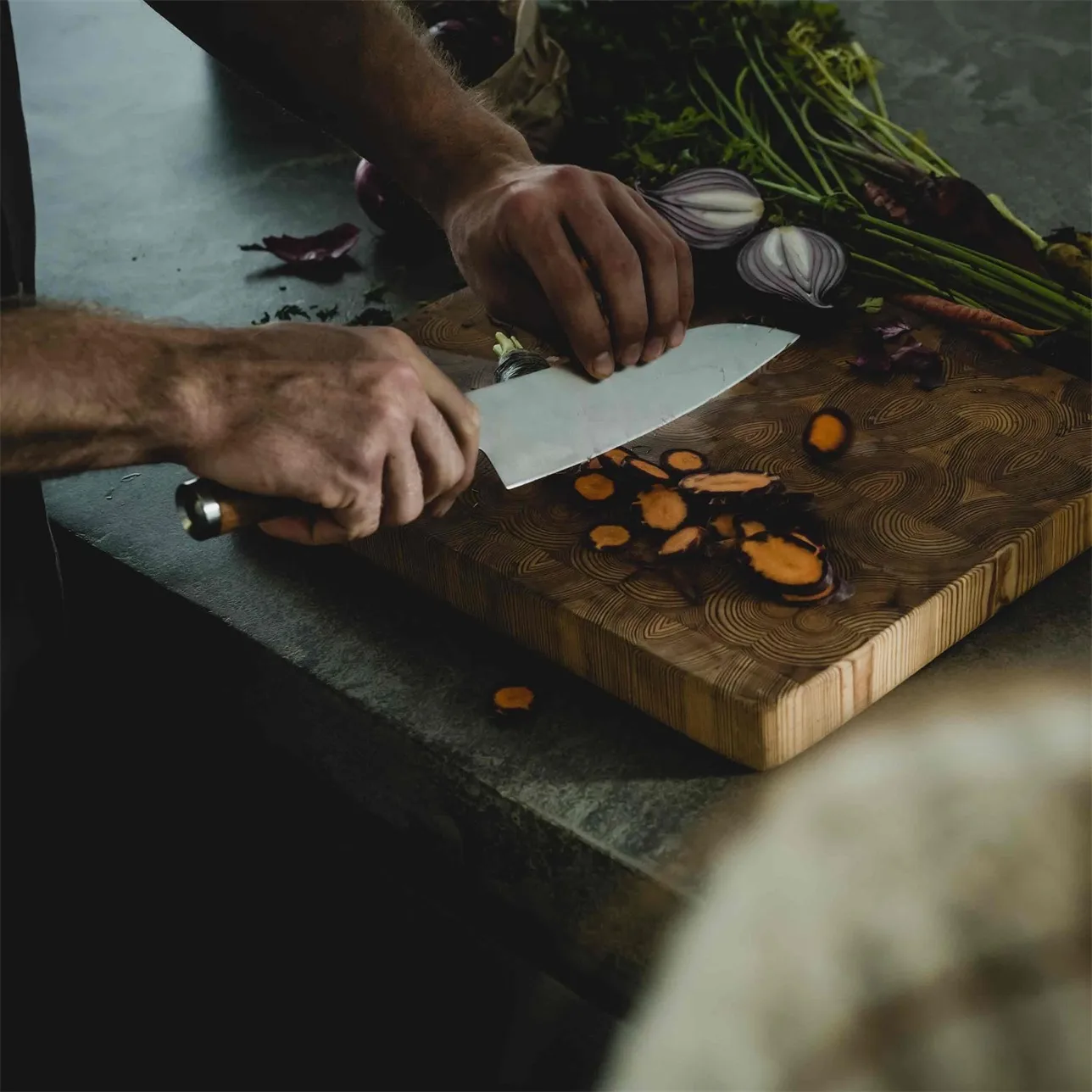 Norden kokkekniv + grønnsakskniv knivsett 2 deler, Rustfritt stål-bjørk Fiskars