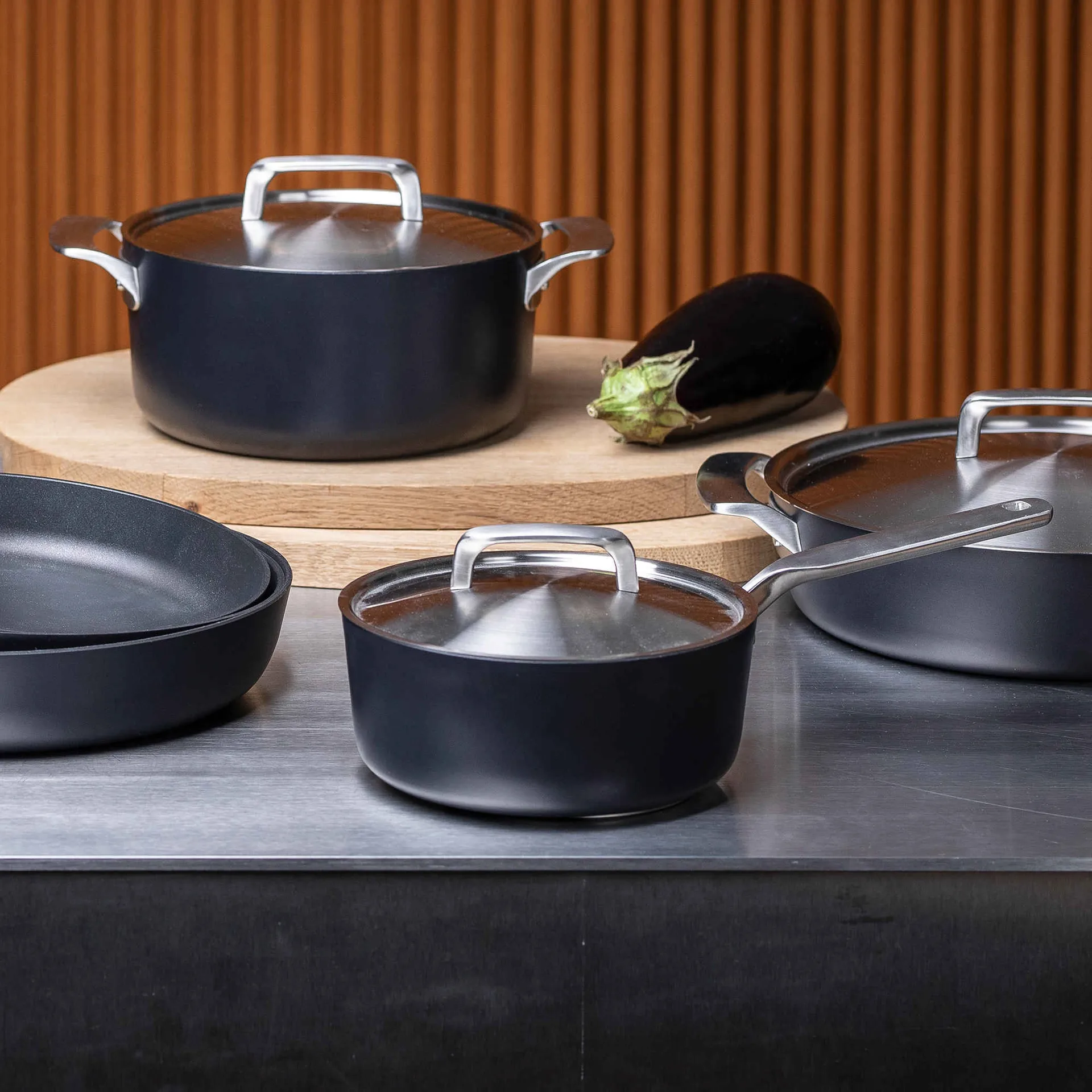 Rotisser kasserolle med høya kanter, 24 cm Fiskars