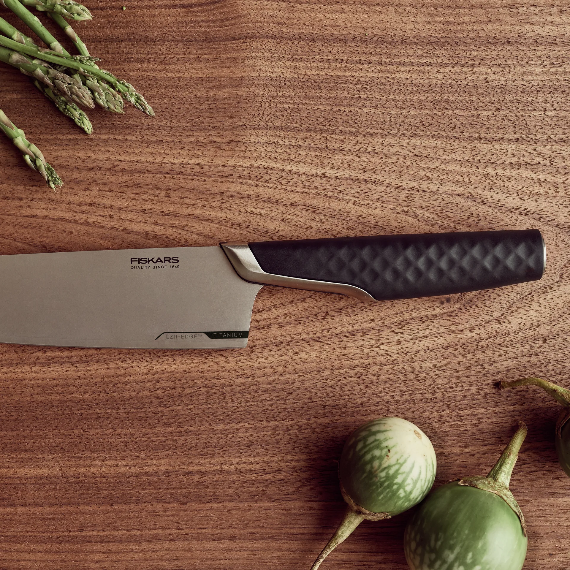 Titanium kokkekniv 20 cm, Svart Fiskars