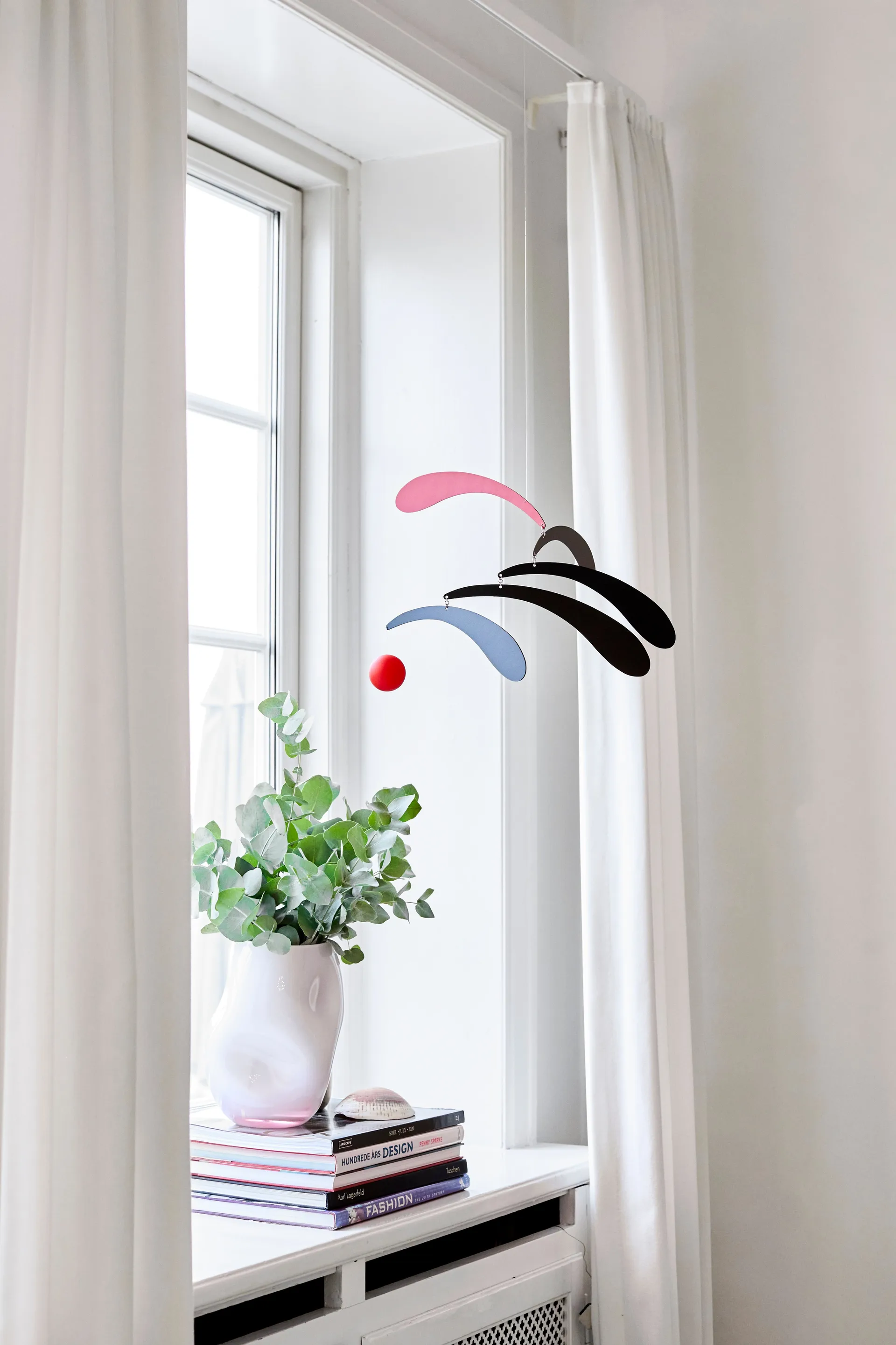 Flowing Rythm uro, rød Flensted Mobiles