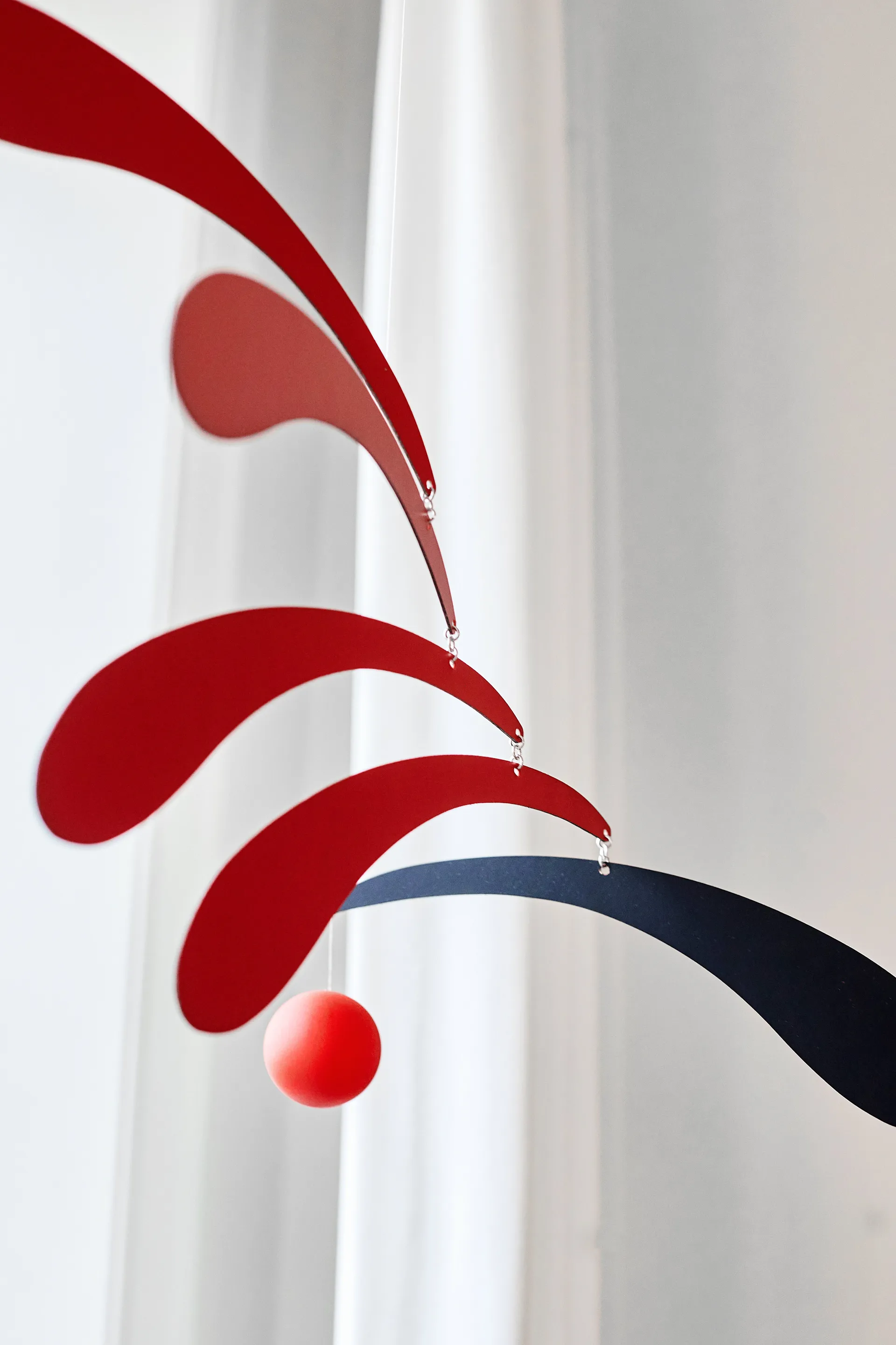 Flowing Rythm uro, rød Flensted Mobiles