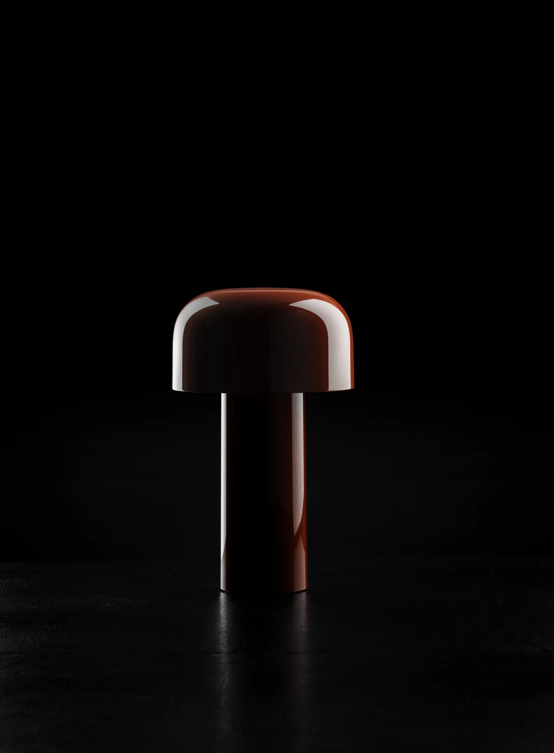 Bellhop bordlampe portabel, Brick red, IP54 (innendørs/utendørs) Flos