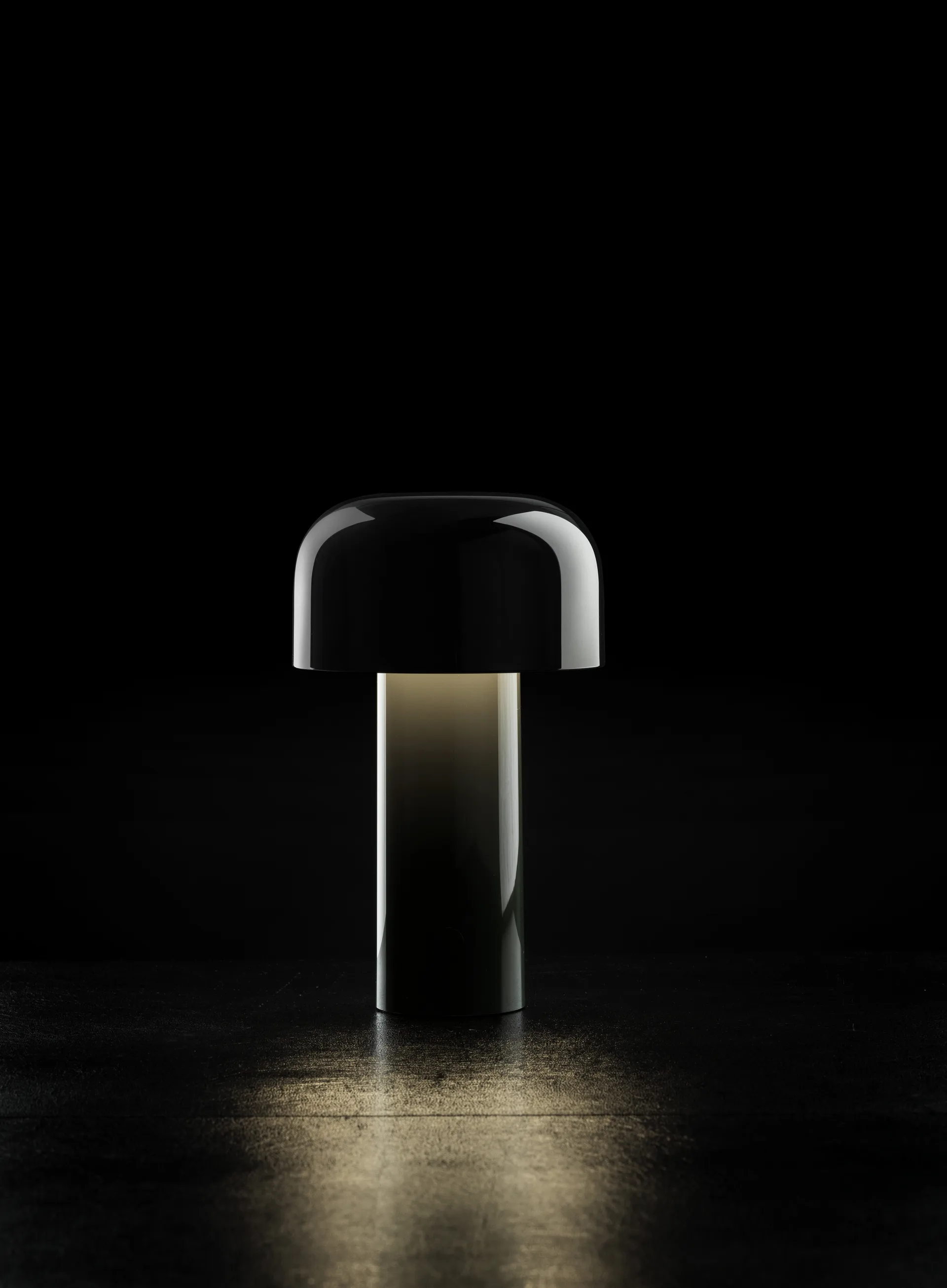 Bellhop bordlampe portabel, Glossy black , IP54 (innendørs/utendørs) Flos