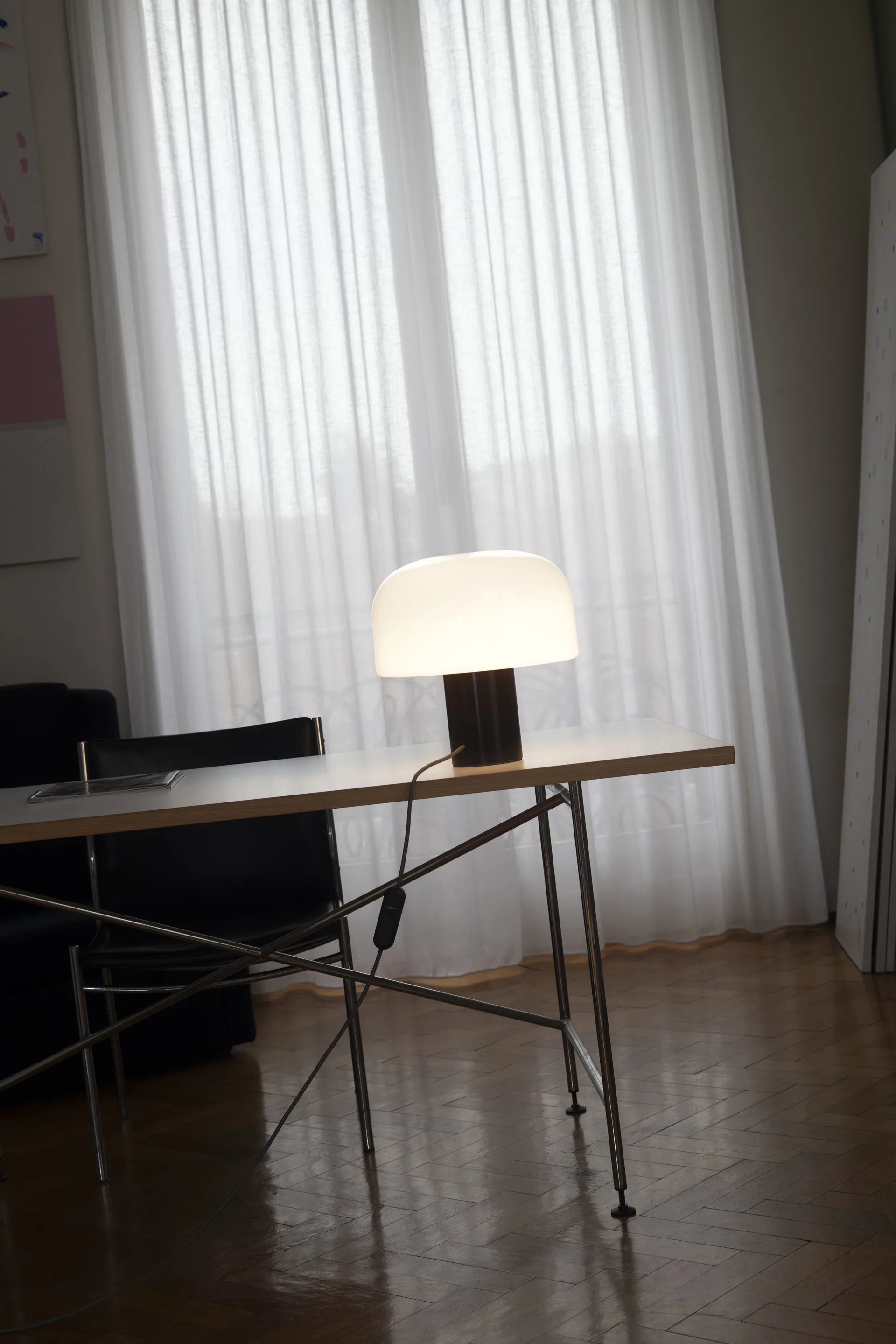 Bellhop Glass T bordlampe, Choko Flos