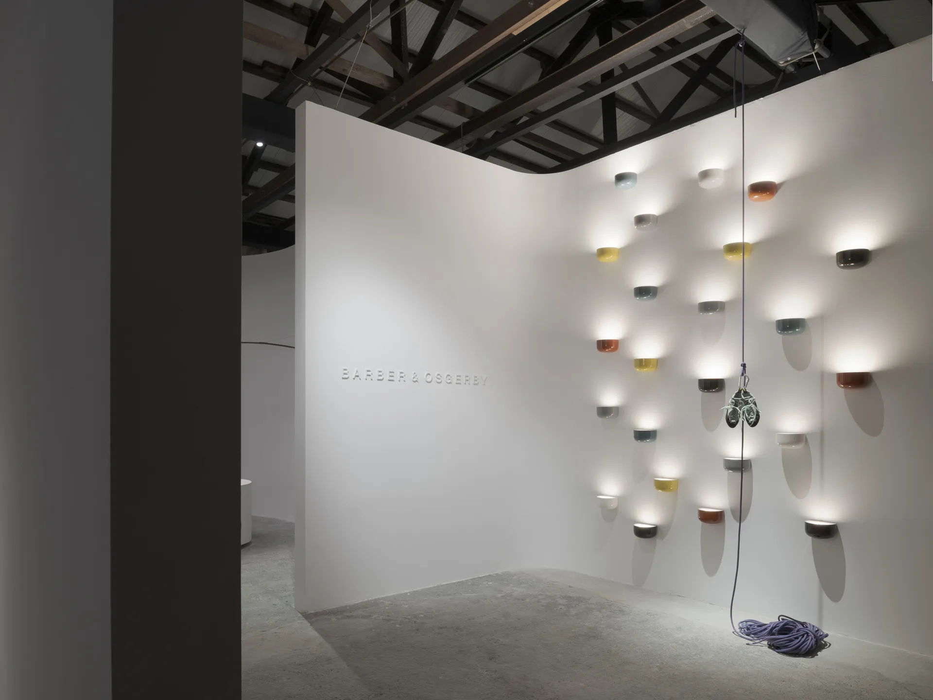 Bellhop Wall Up vegglampe, Gul Flos