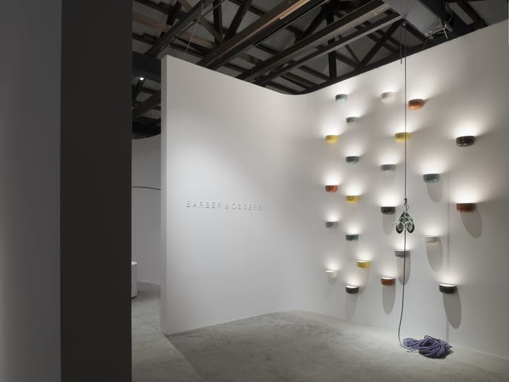 Bellhop Wall Up vegglampe, Hvit Flos