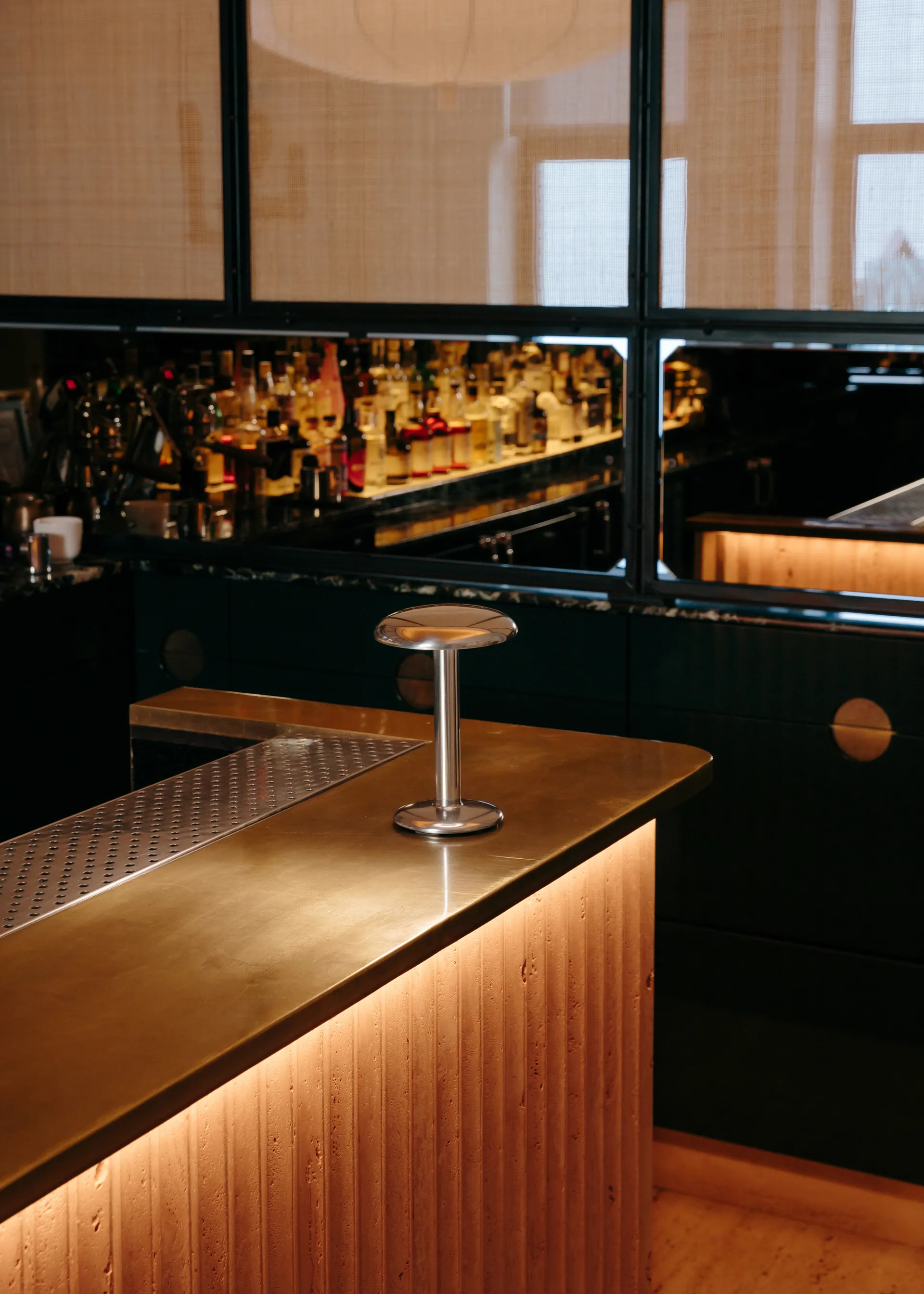 Gustave Residential bordlampe portabel, Polert sølv Flos