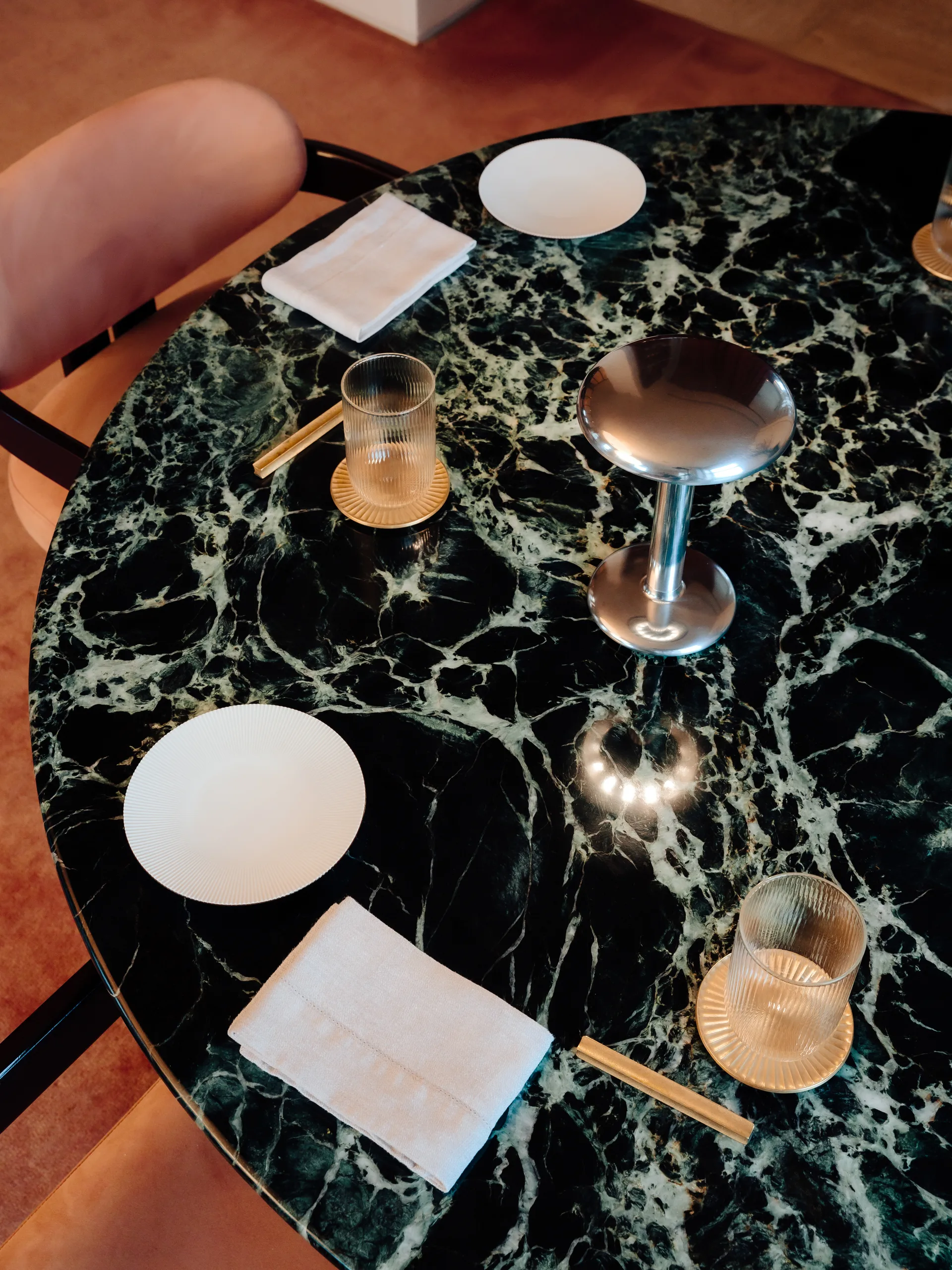 Gustave Residential bordlampe portabel, Polert sølv Flos