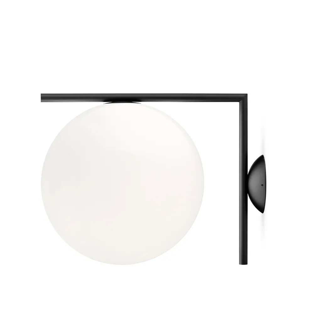 IC lights C/W2 vegglampe, Svart-opal Flos